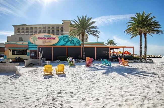 Building Photo - 661 Poinsettia Ave