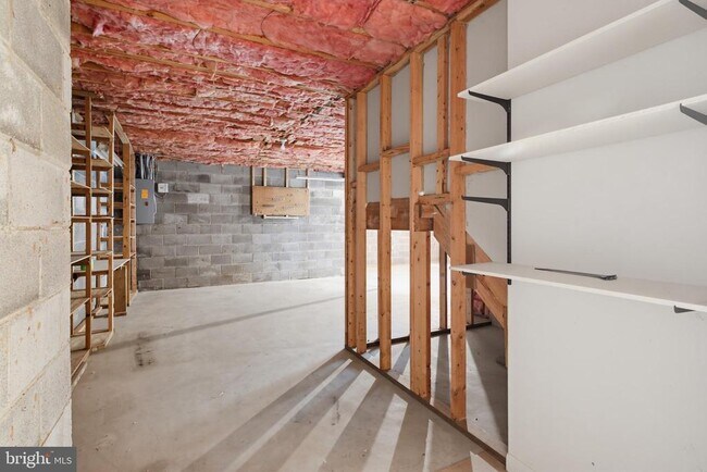 Building Photo - 6103 Triangle Dr