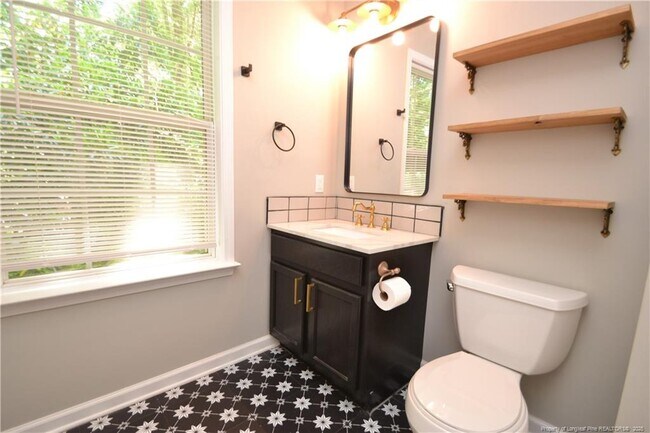 Building Photo - 308 Black Bird Ct