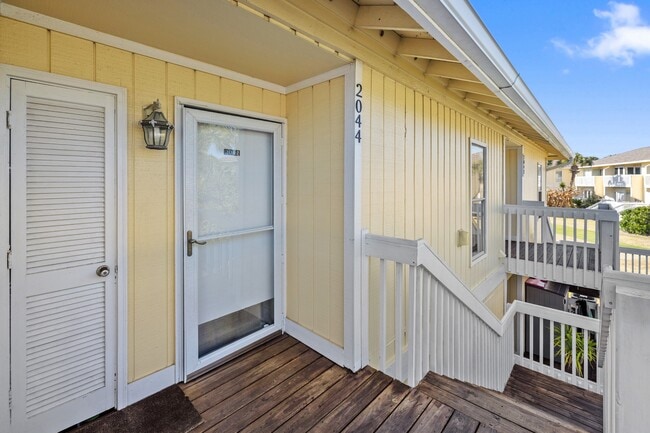 Building Photo - 775 Gulf Shore Dr