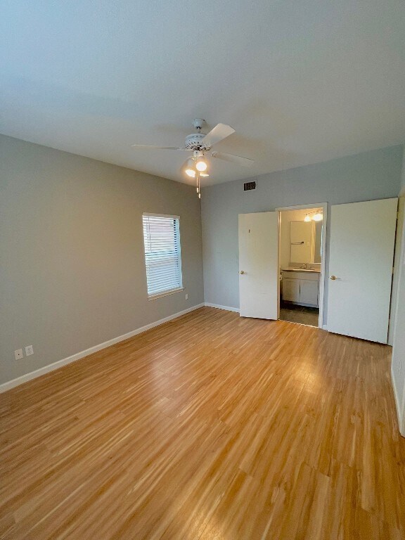 Building Photo - 4711 Spicewood Springs Rd