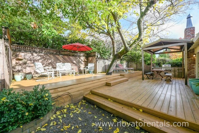 Building Photo - 40 Martinez Ct