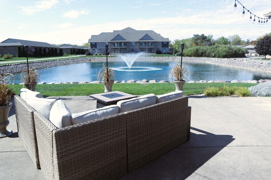 Fox Crossing Creek Apartments 2415 Wildflower Dr Neenah WI 54956