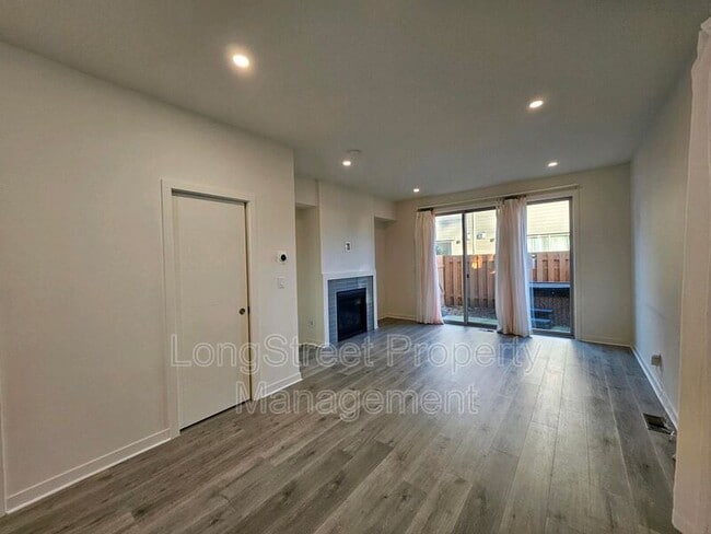 Building Photo - 7334 N Curtis Ave