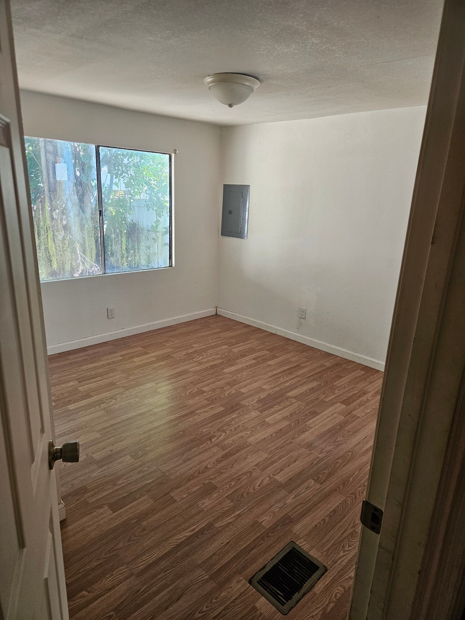 Building Photo - 13530 SW 7th Pl
