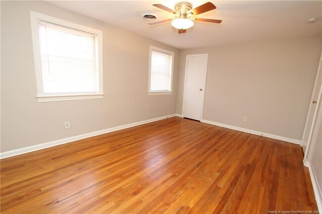 Building Photo - 1064 Nichols Dr