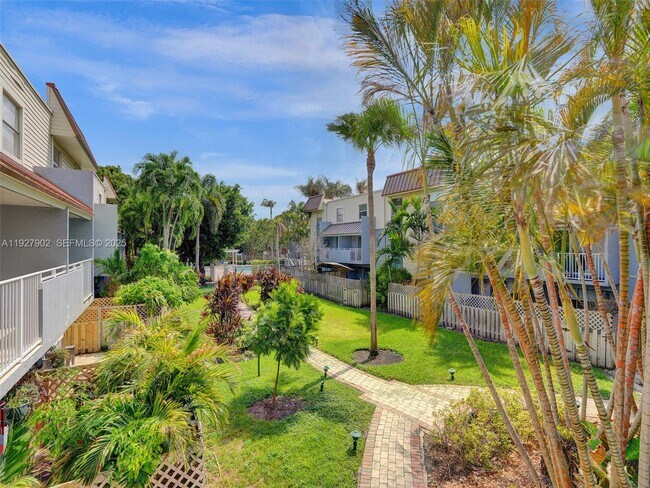 Building Photo - 4600 SW 67th Ave