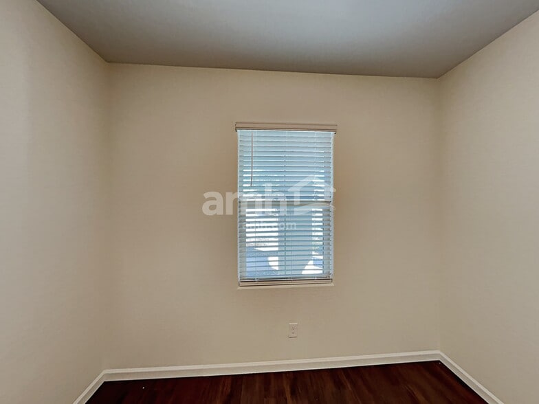 Building Photo - 431 W Organ Pipe Dr