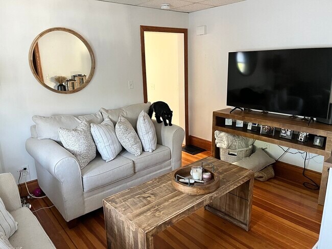 Building Photo - 102 Summer St