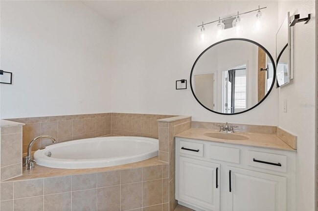 Building Photo - 1129 Venetian Harbor Dr NE