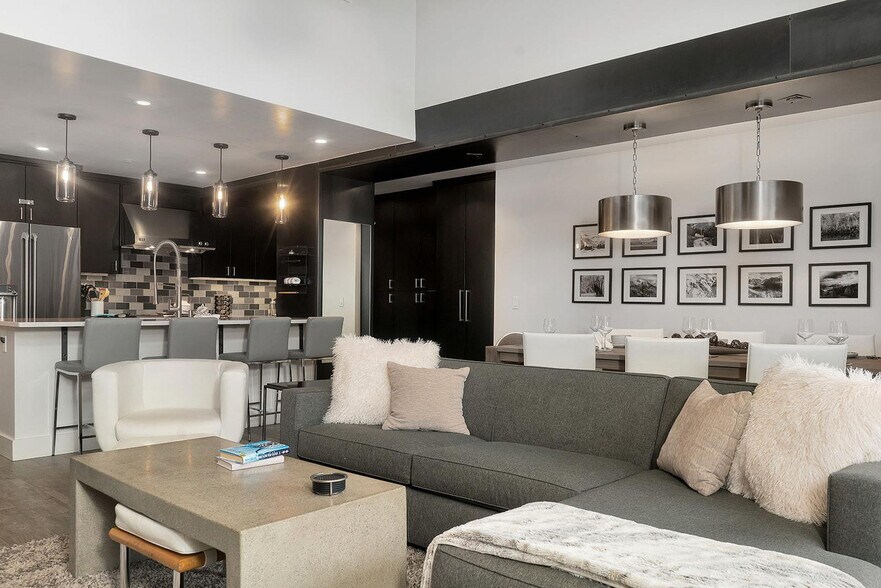 Building Photo - 113 Lost Creek Ln