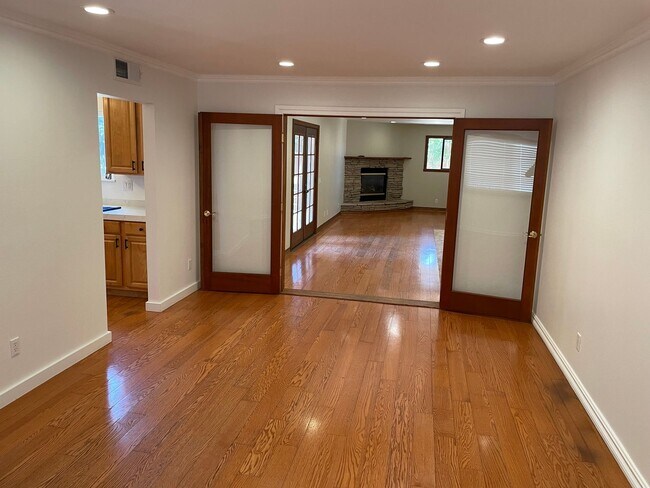 Building Photo - Spacious 4 Bedroom 4 Bath Ojai Home