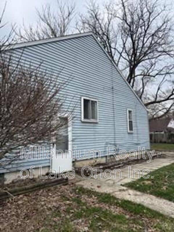 Building Photo - 603 Lenox Ave