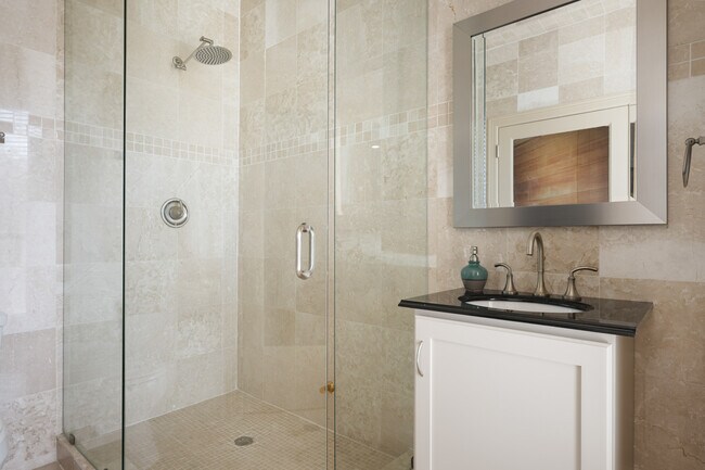 Building Photo - 3 Birnam Oaks