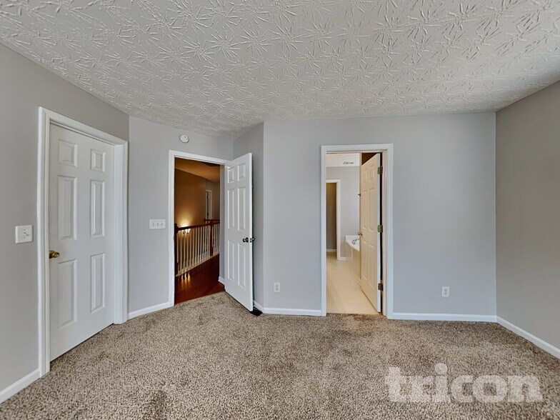 Building Photo - 339 Waterbury Way