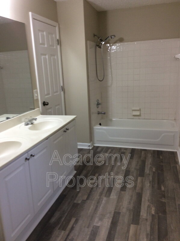 Building Photo - 1087 Glen Chase Dr