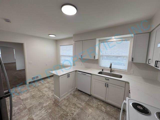 Building Photo - 15790 SE 135th Ave