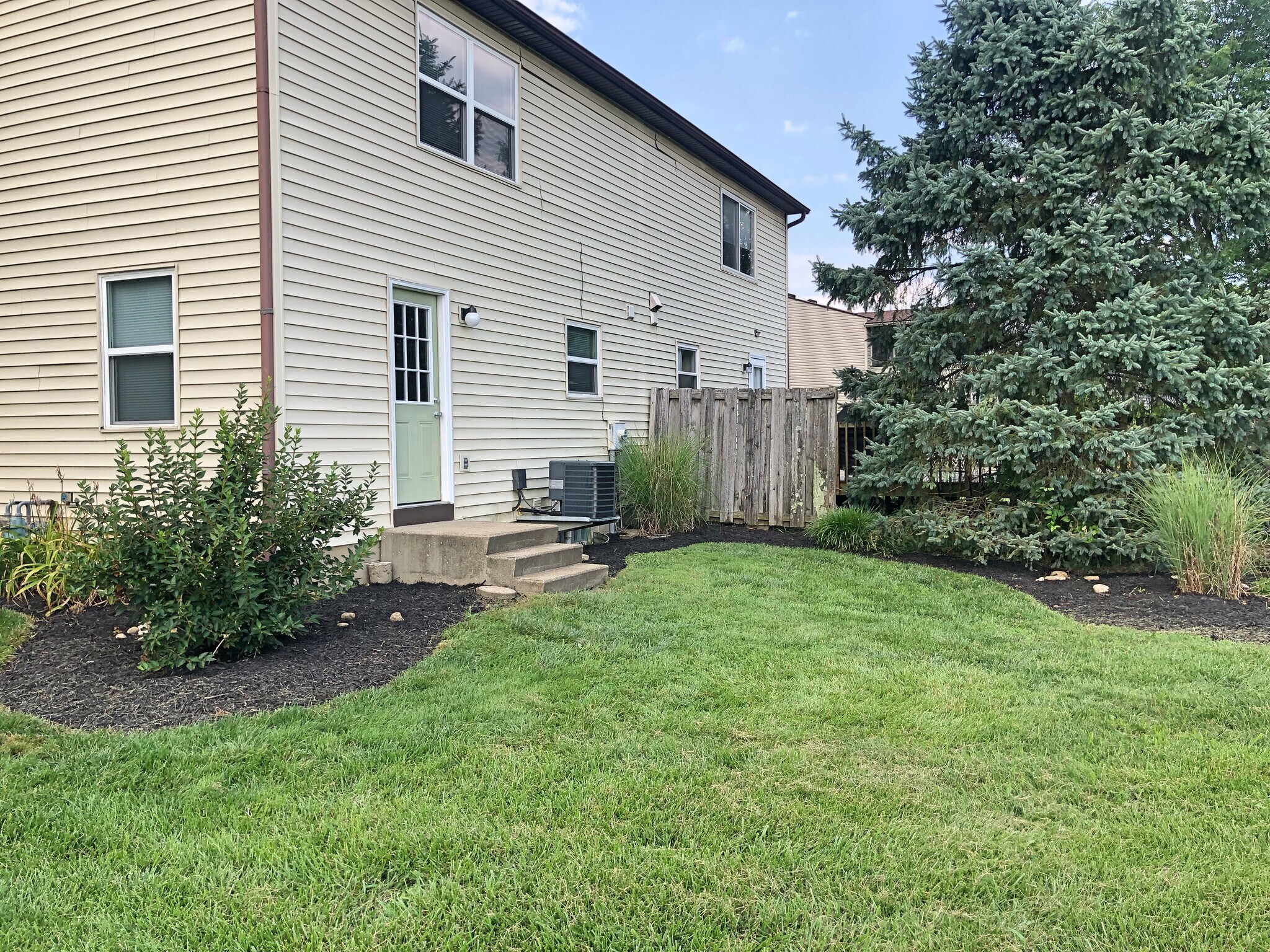 Building Photo - 1795 Laramie Drive