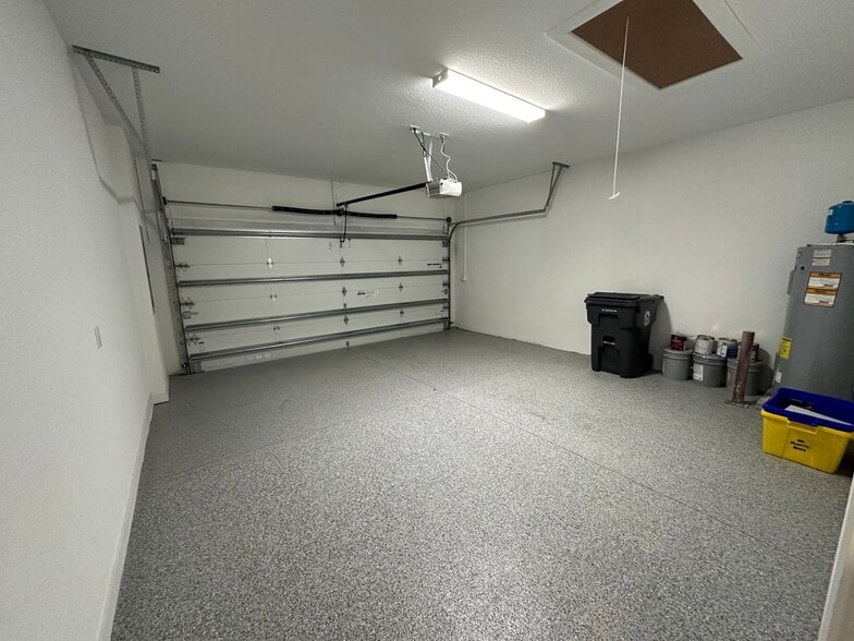 Building Photo - 7078 Rockwood Rd