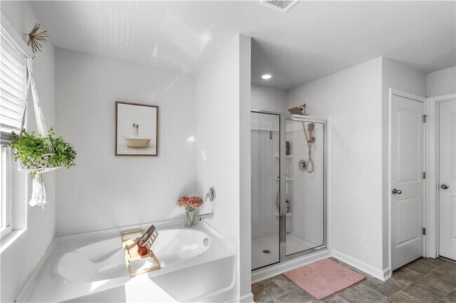 Building Photo - 381 Stoneybrook Dr