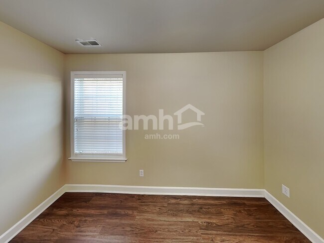 Building Photo - 3030 Romain Trl