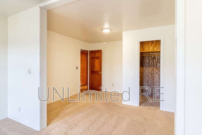 Building Photo - 6600 W Suzette Ln