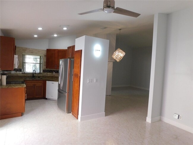 Building Photo - 2851 River Run Cir W