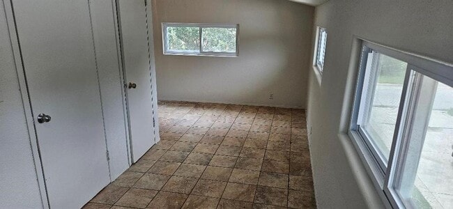 Building Photo - 5927 Moonmist Dr