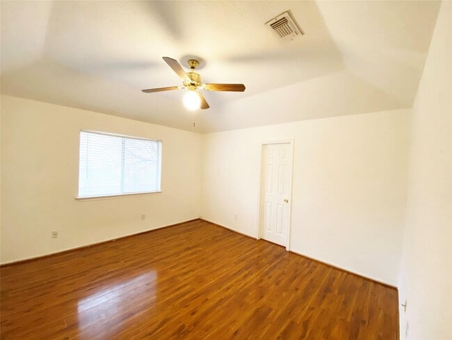 Building Photo - 4803 Shadowdale Dr