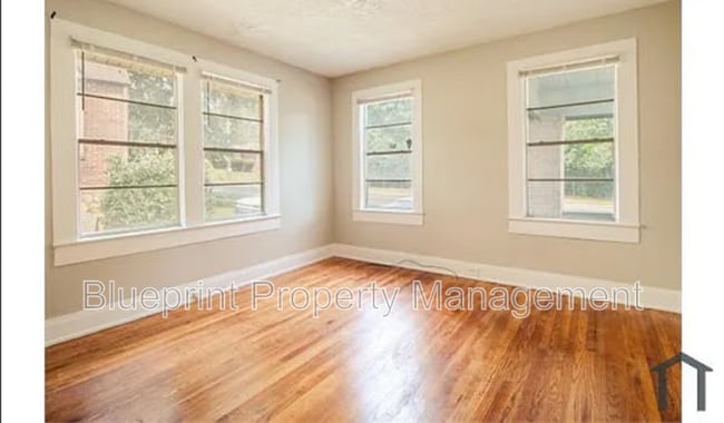 Building Photo - 1521 Graymont Ave W