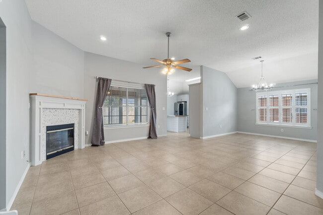 Building Photo - 65 Bay Tree Dr