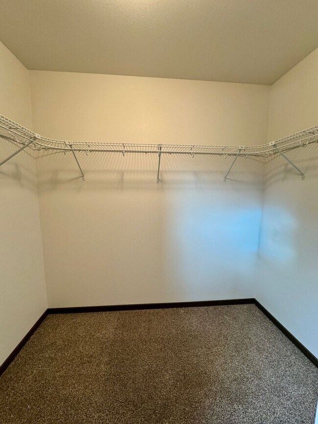 Building Photo - 2-Bed Home with Bonus Room & Large 2-Car Garage in Coeur d’Alene