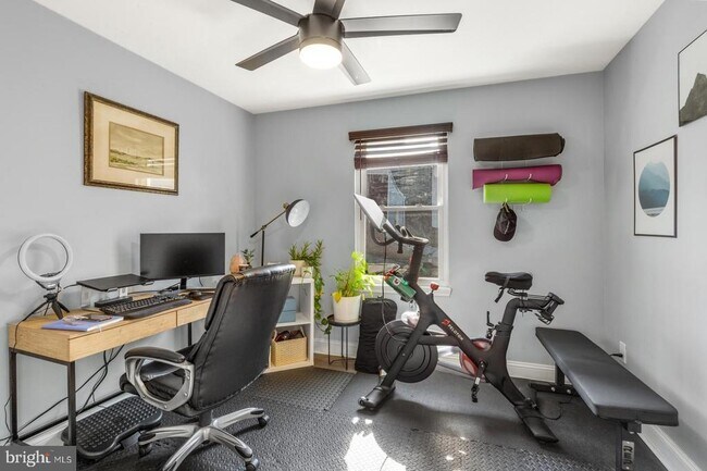 Building Photo - 2531 Collins St