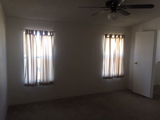 Building Photo - Cute Country Home