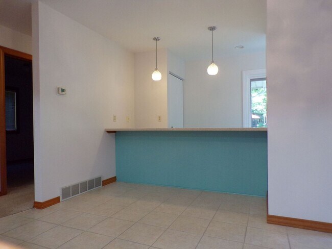 Building Photo - Move-In Ready Home Across from Ski Hill