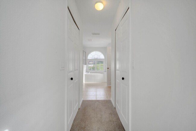 Building Photo - Stunning 4/3 with Fence Enclosed Yard in t...