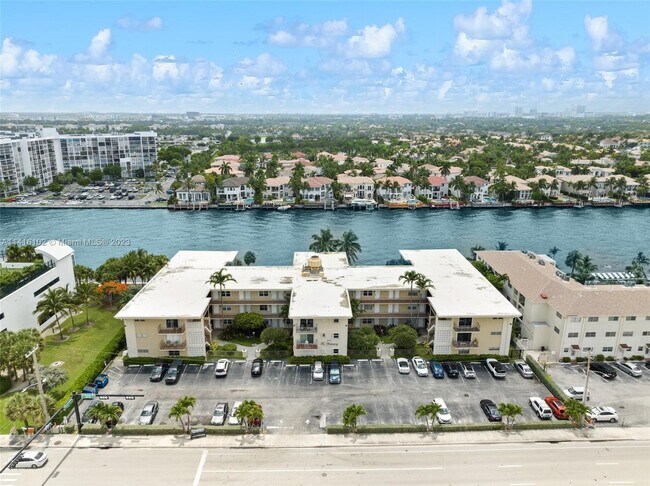 Building Photo - 2600 S Ocean Dr