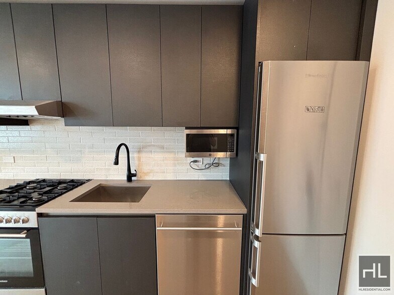 Building Photo - NORTHERN BOULEVARD