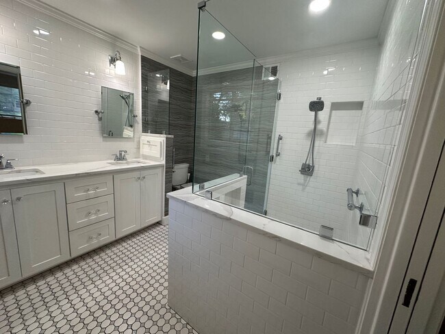 Building Photo - Must see, beautiful home!