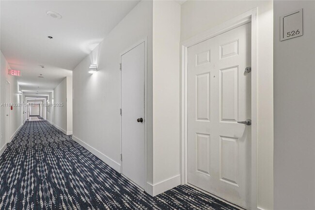 Building Photo - 540 Brickell Key Dr