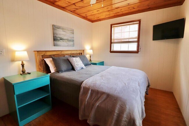 Building Photo - OFF SEASON Oceanfront Rental