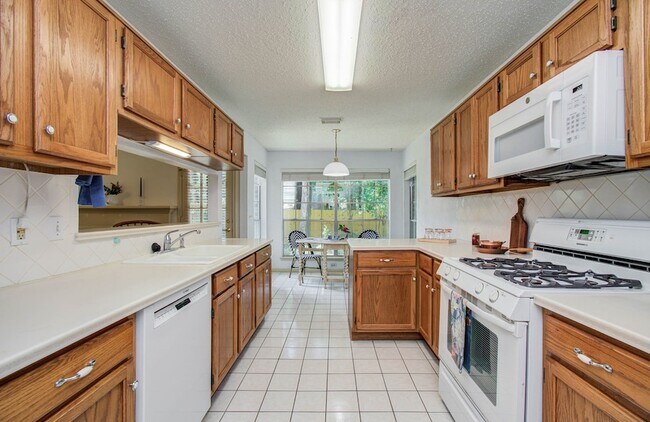 Building Photo - 35 Cottage Grove Pl