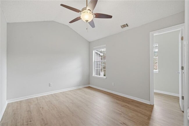 Building Photo - 139 Hidden Creek Dr