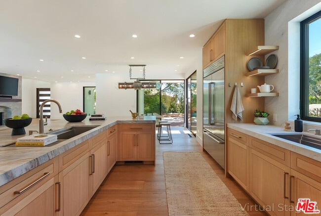 Building Photo - 382 Aderno Way