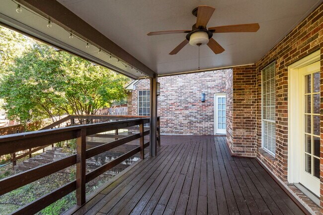 Building Photo - "Beautiful 4-Bedroom Home with Expansive D...