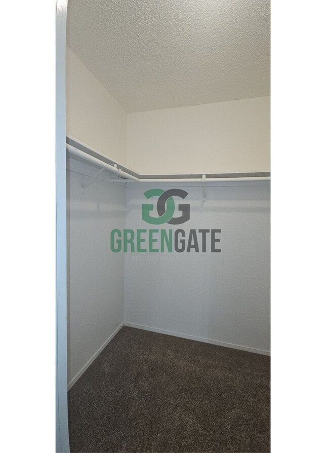Building Photo - 3 BEDROOM 2 BATH HOME MOVE IN READY IN North MODESTO!