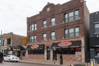 Building Photo - 3712 N Clark St