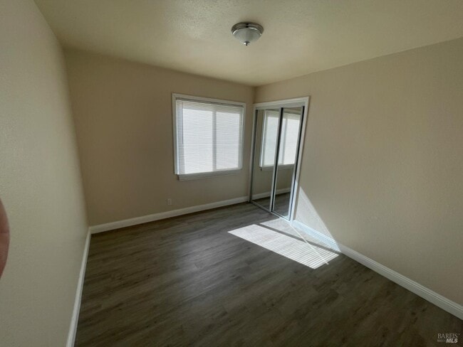 Building Photo - 957 Oakwood Ave