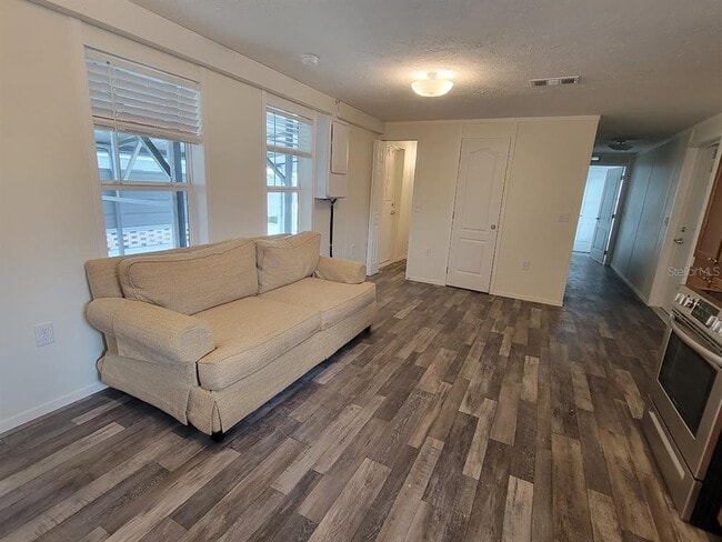 Building Photo - 5700 Holiday Park Blvd