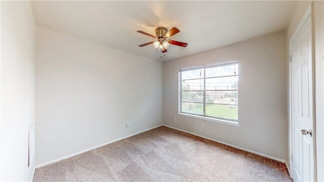 Building Photo - 2912 Prairie Flower Cir